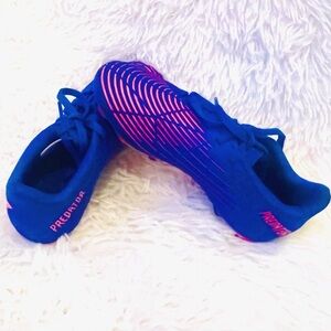 NWOT ADIDAS Predator Soccer Cleats Boy 1.5